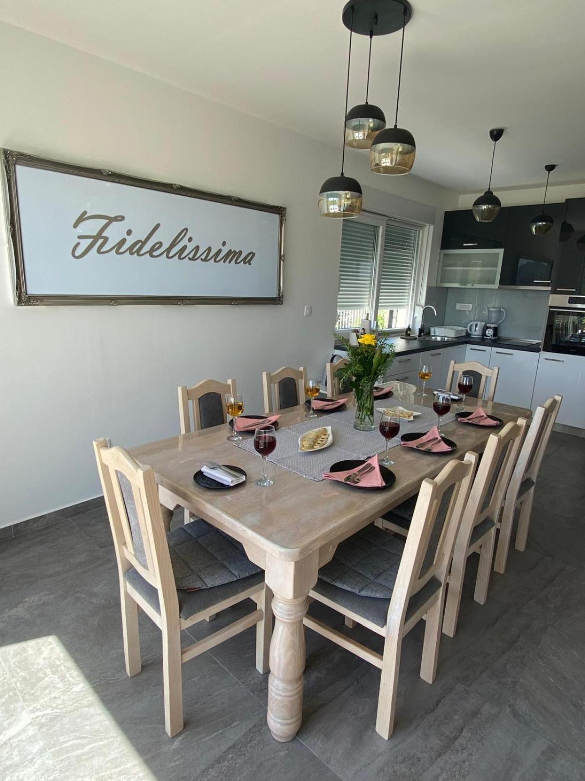 Villa Fidelissima คาชเตลา ภายนอก รูปภาพ